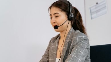 tech support hotline available